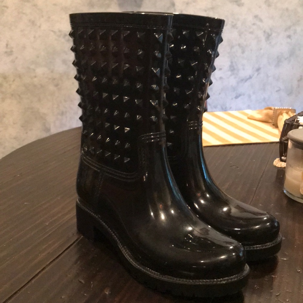 DIRTY LAUNDRY very stylish rain boots! - Picture 1 of 6